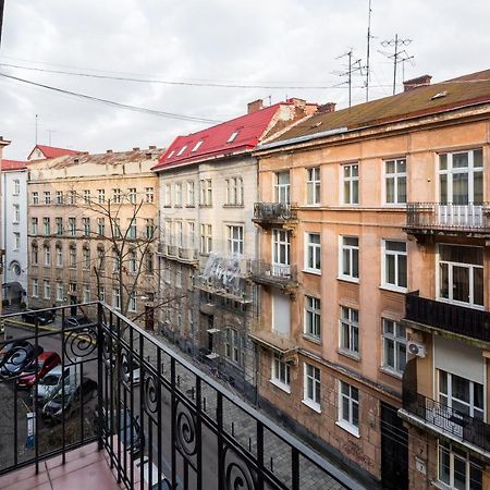 Romari Два Поверхи Apartamento Lviv Exterior foto